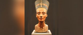 По современным стандартам царица Нефертити обладала почти идеальной формой ушей